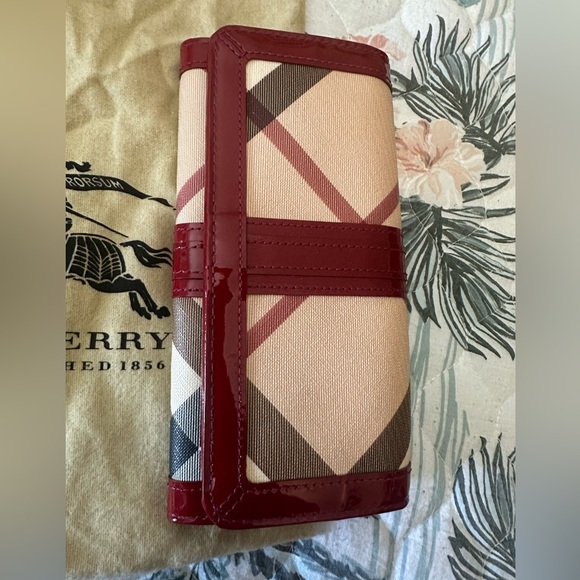 Burberry Full Size Fuchsia Wallet - Picture 8 of 8